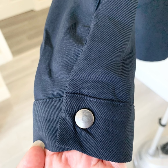 Milk & Honey Lightweight Jacket - Picture 4 of 14